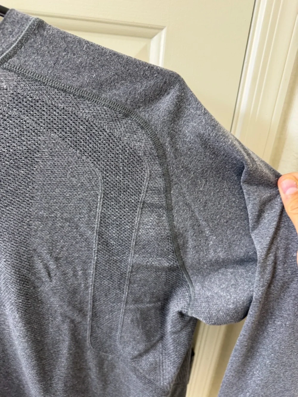 lululemon athletica Men's Heather Gray Long Sleeve Crew - Large - Picture 7 of 8